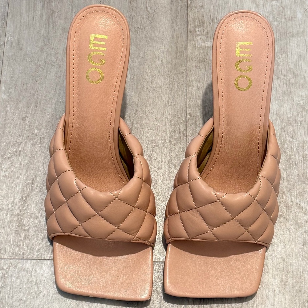 EGO Women's Quilted Nude Mules 👡